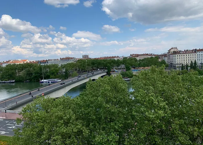 Le Bleu Face Au Rhone By Chez Alam